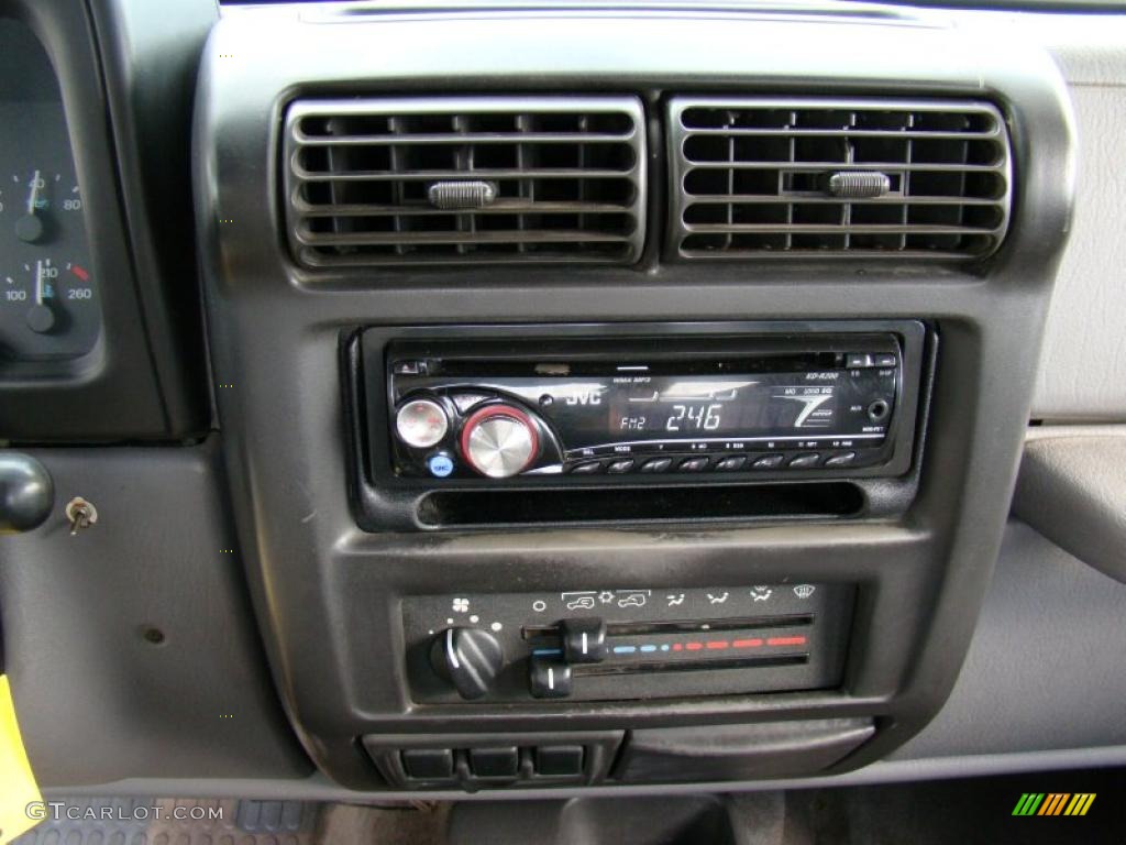 1998 Jeep Wrangler SE 4x4 Controls Photo #38950298
