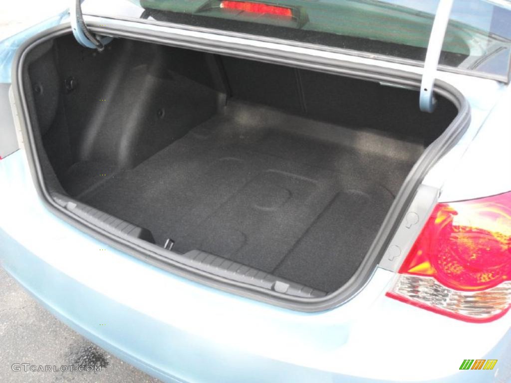 2011 Chevrolet Cruze LS Trunk Photo #38950466