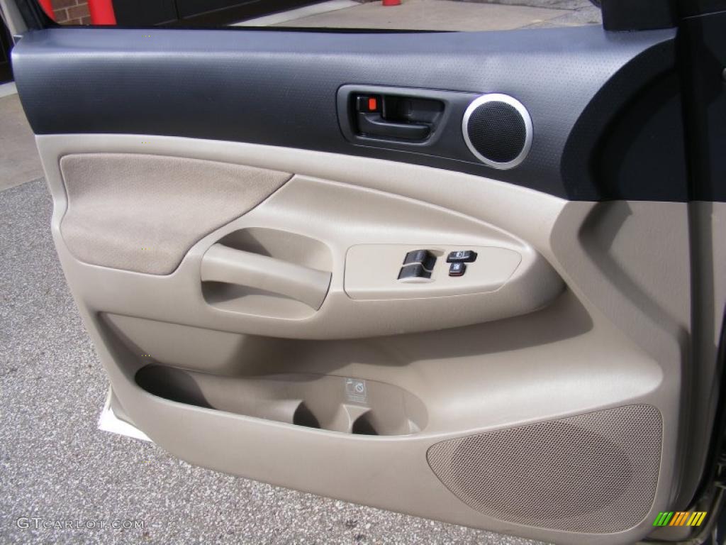 2006 Toyota Tacoma Access Cab 4x4 Taupe Door Panel Photo #38952414