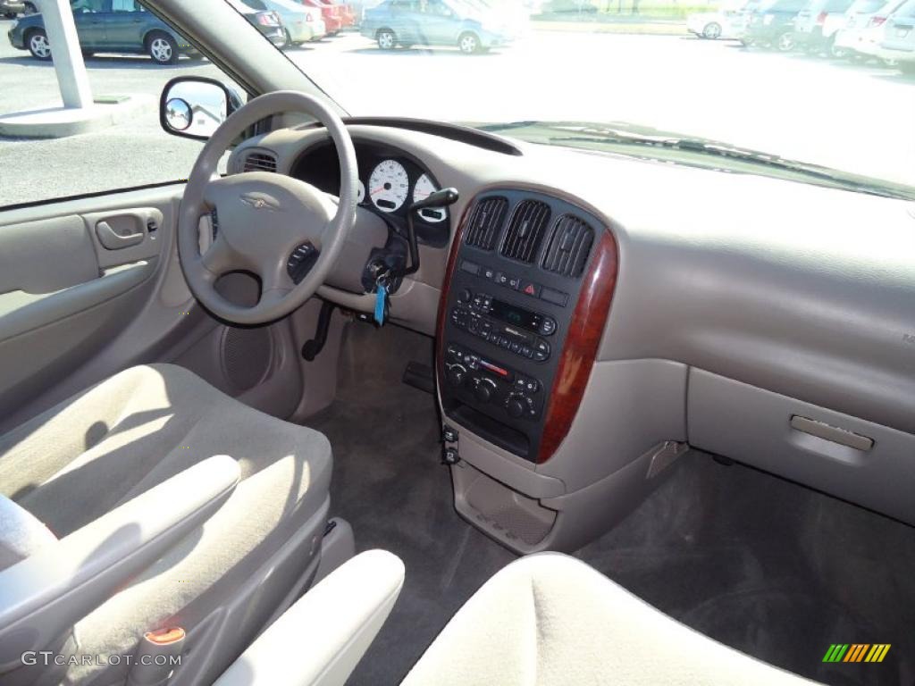 2002 Chrysler Town & Country LX Taupe Dashboard Photo #38952714