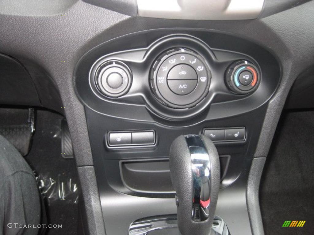2011 Ford Fiesta SES Hatchback Controls Photo #38953598