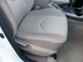 Super White - RAV4 4WD Photo No. 14