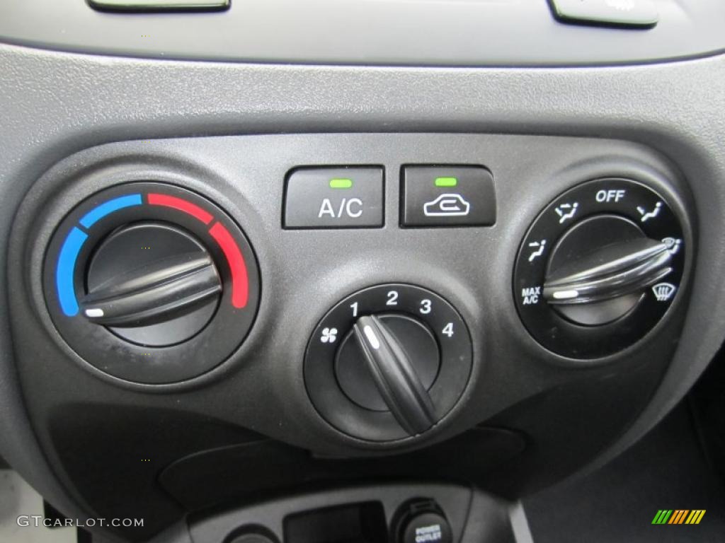 2008 Kia Rio Rio5 LX Hatchback Controls Photo #38955330