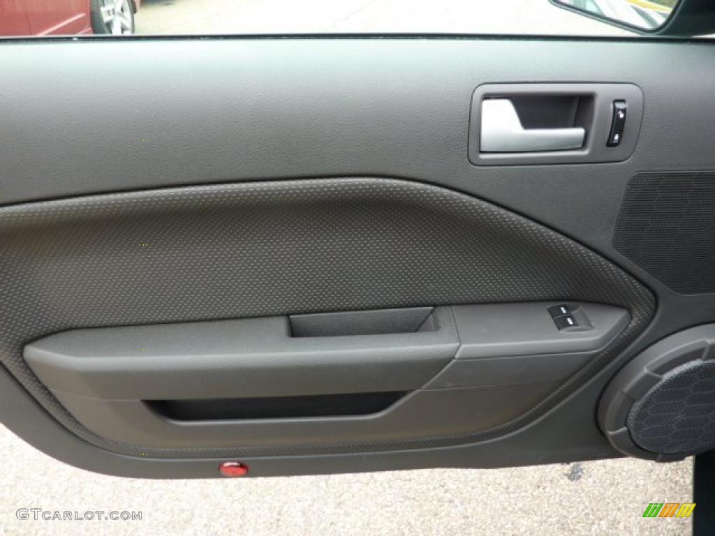 2008 Ford Mustang Bullitt Coupe Dark Charcoal Door Panel Photo #38958978