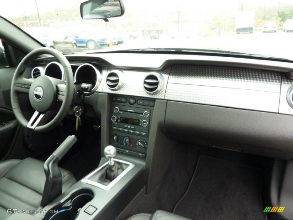 2008 Ford Mustang Bullitt Coupe Dark Charcoal Dashboard Photo #38959050