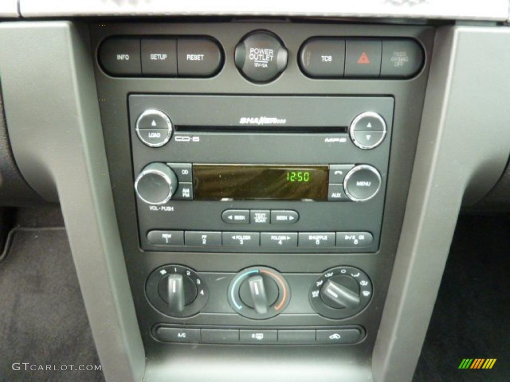 2008 Ford Mustang Bullitt Coupe Controls Photo #38959062