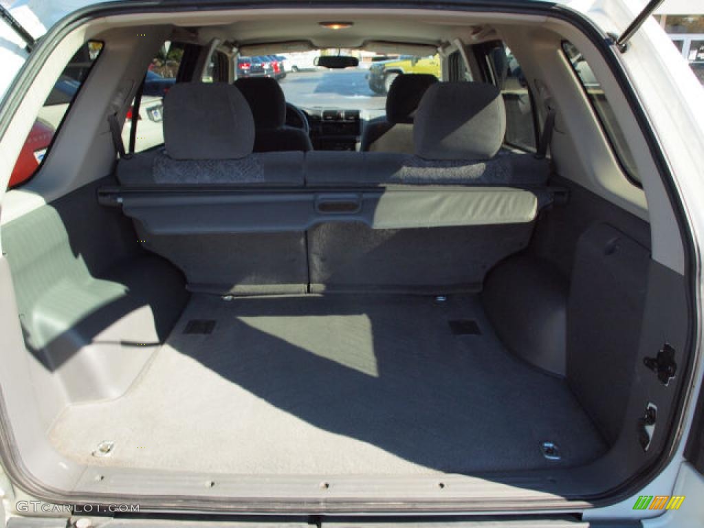 2001 Isuzu Rodeo LS 4WD Trunk Photo #38960750