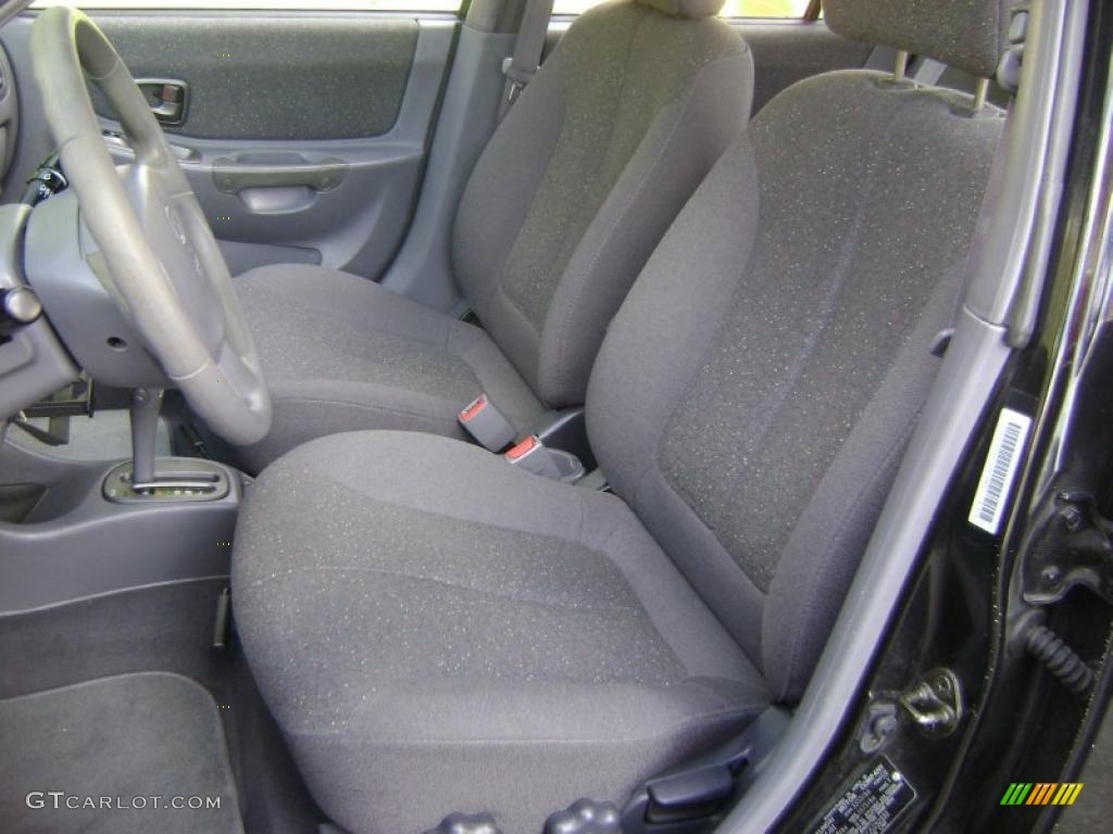 Gray Interior 2002 Hyundai Accent GL Sedan Photo #38961590