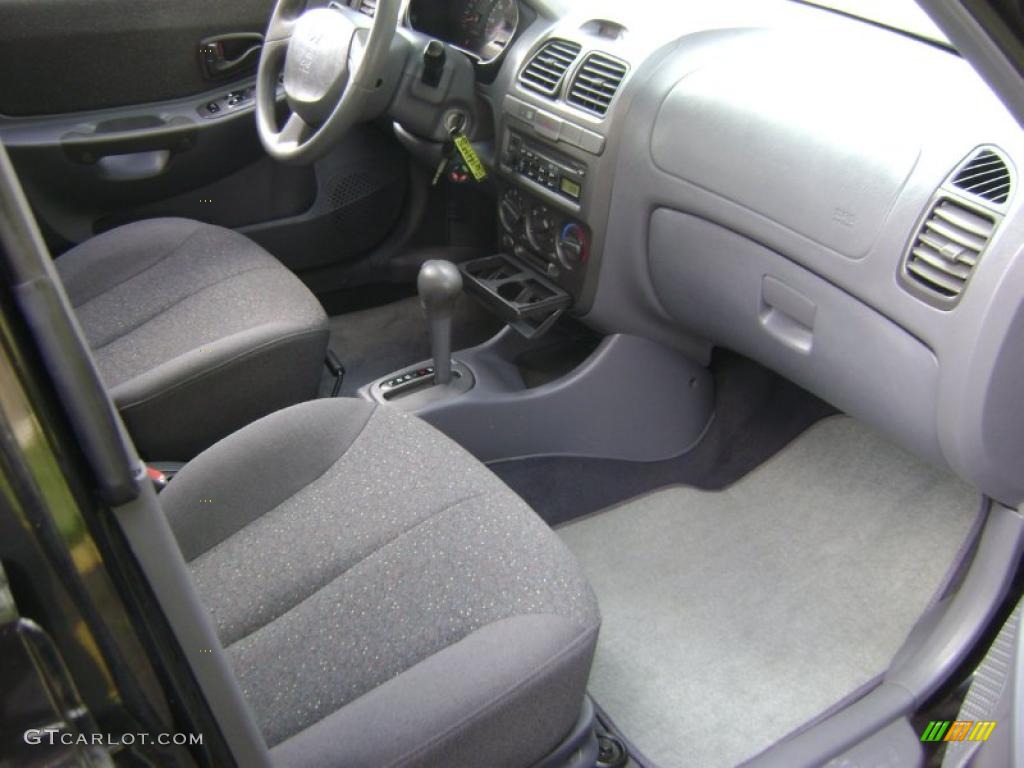2002 Hyundai Accent GL Sedan Gray Dashboard Photo #38961642