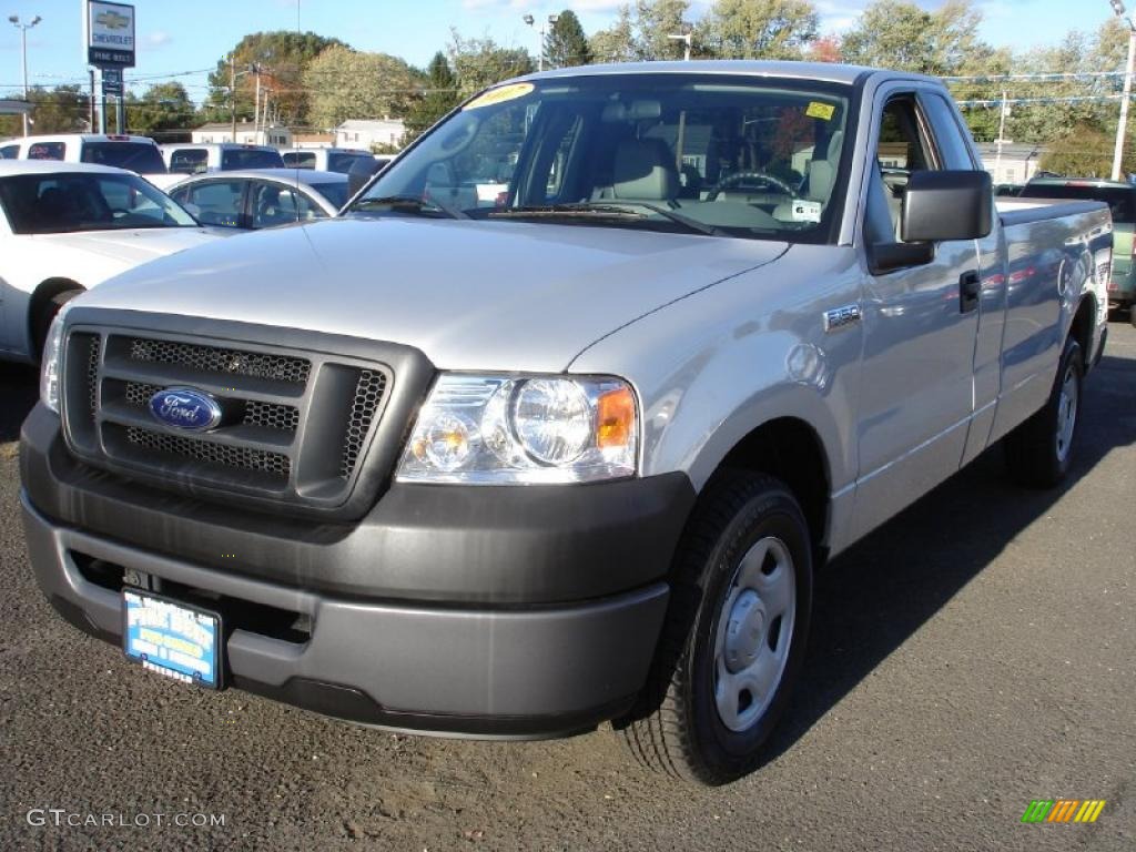 2007 F150 XL Regular Cab - Silver Metallic / Medium Flint photo #1