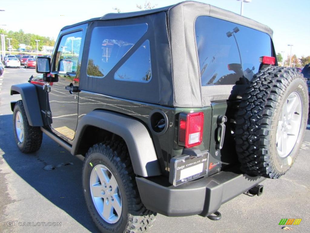 2011 Wrangler Rubicon 4x4 - Natural Green Pearl / Black photo #2