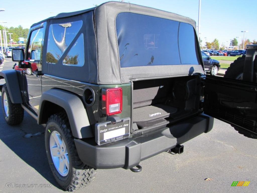 2011 Wrangler Rubicon 4x4 - Natural Green Pearl / Black photo #8
