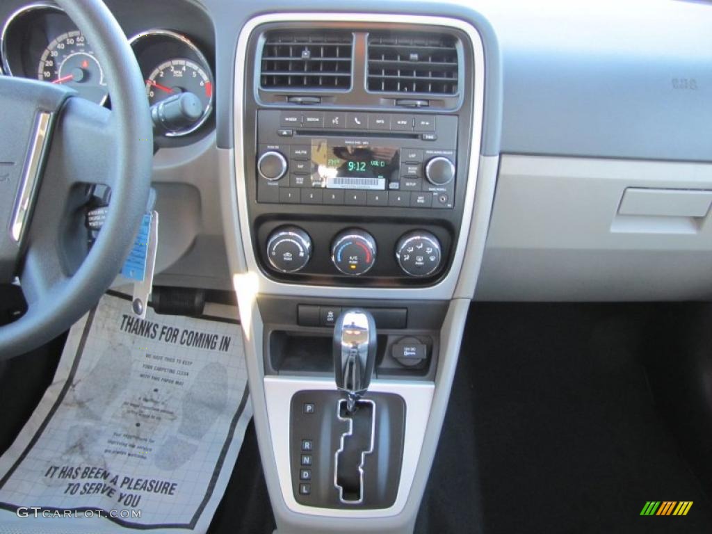 2011 Dodge Caliber Mainstreet CVT2 Automatic Transmission Photo #38970598