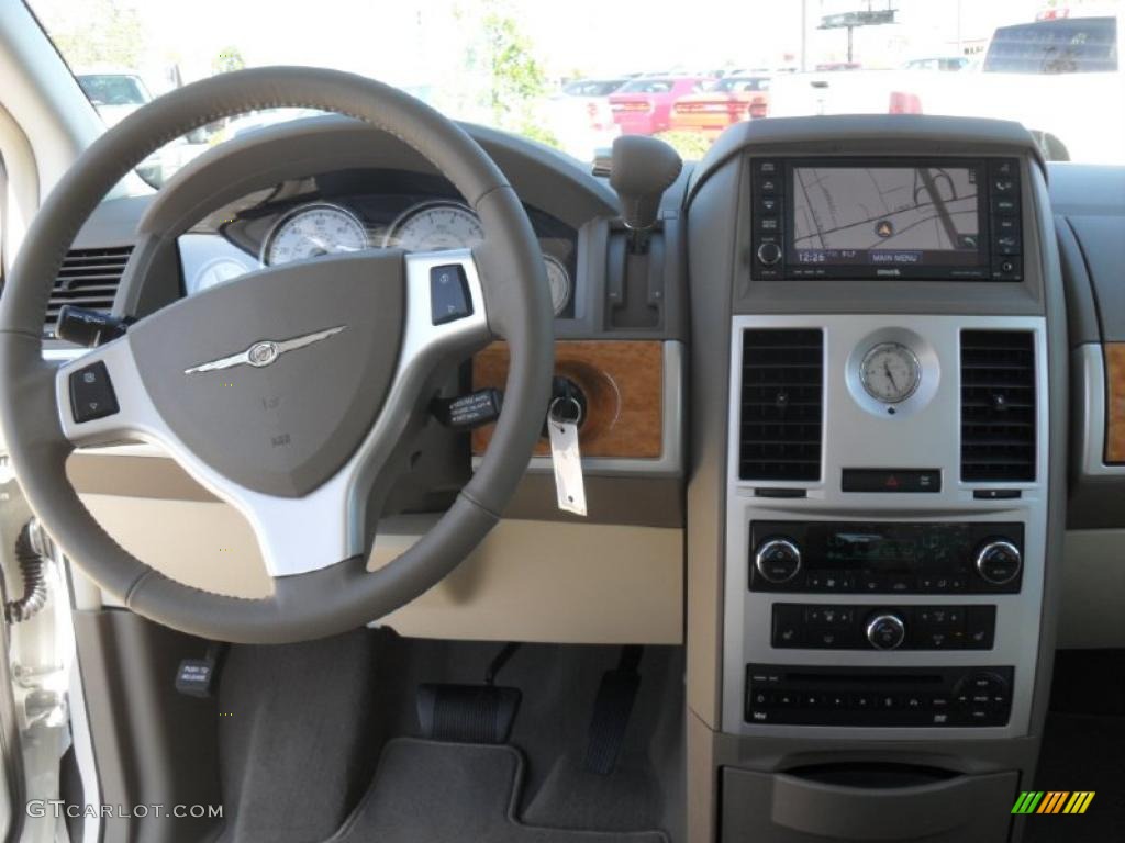 2010 Chrysler Town & Country Limited Medium Pebble Beige/Cream Dashboard Photo #38971312
