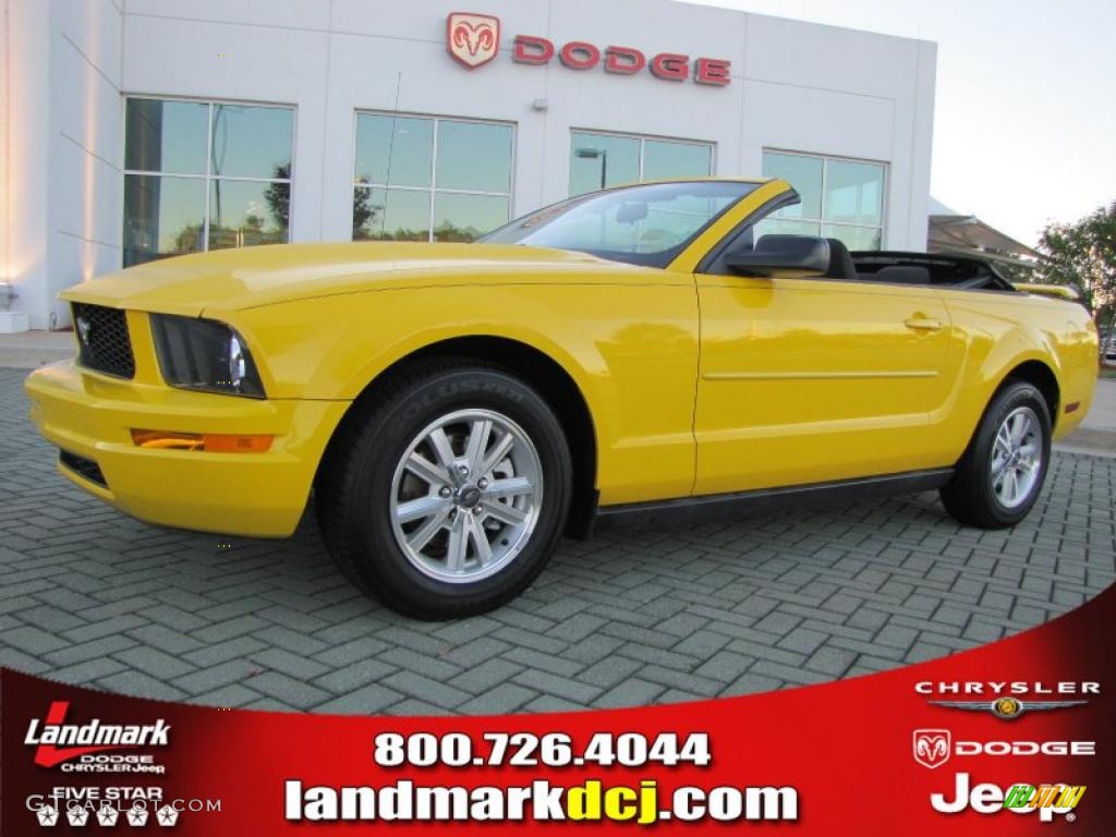 2006 Mustang V6 Deluxe Convertible - Screaming Yellow / Dark Charcoal photo #1