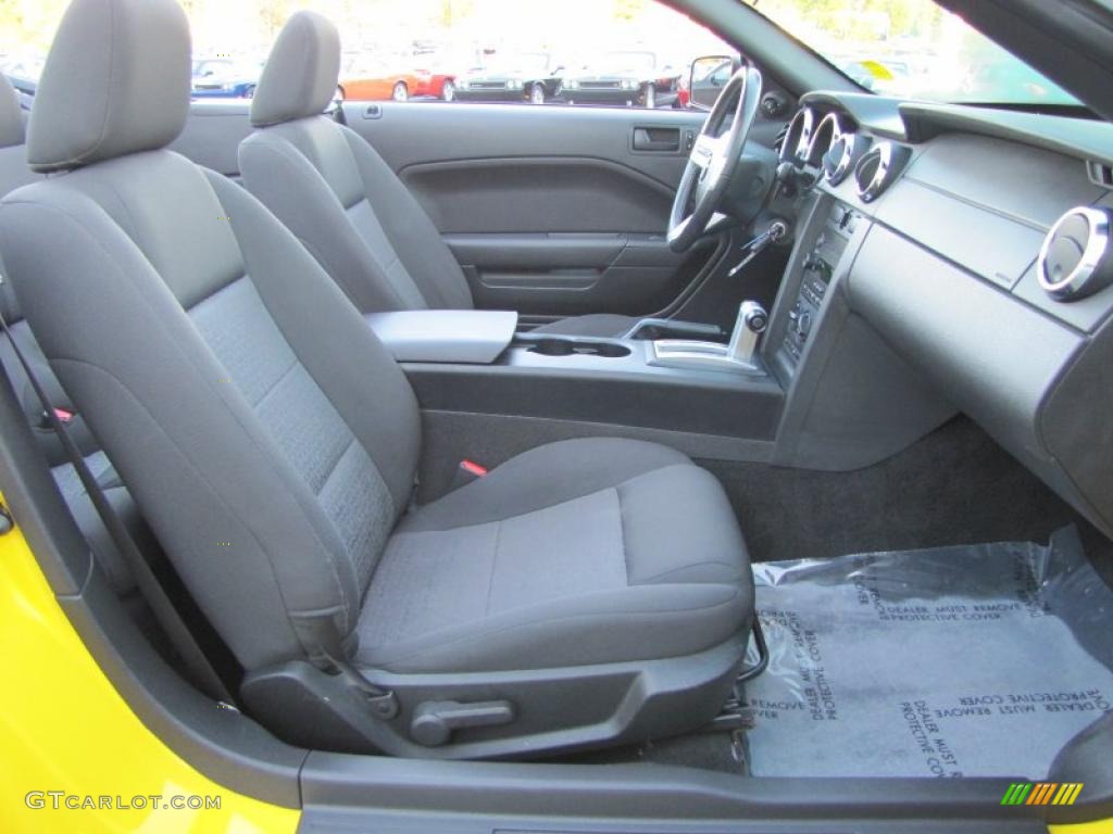 Dark Charcoal Interior 2006 Ford Mustang V6 Deluxe Convertible Photo #38972980