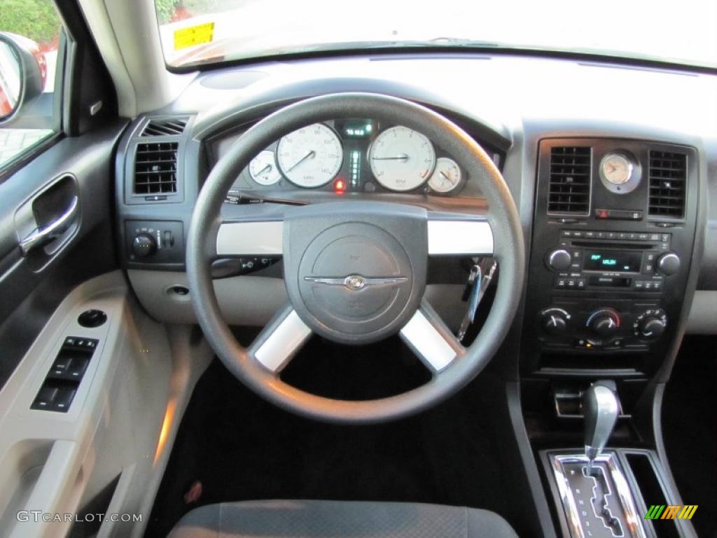 2007 Chrysler 300 Standard 300 Model Dark Slate Gray/Light Graystone Steering Wheel Photo #38973452