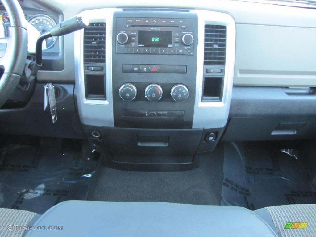 2010 Ram 1500 SLT Quad Cab - Austin Tan Pearl / Dark Slate/Medium Graystone photo #22