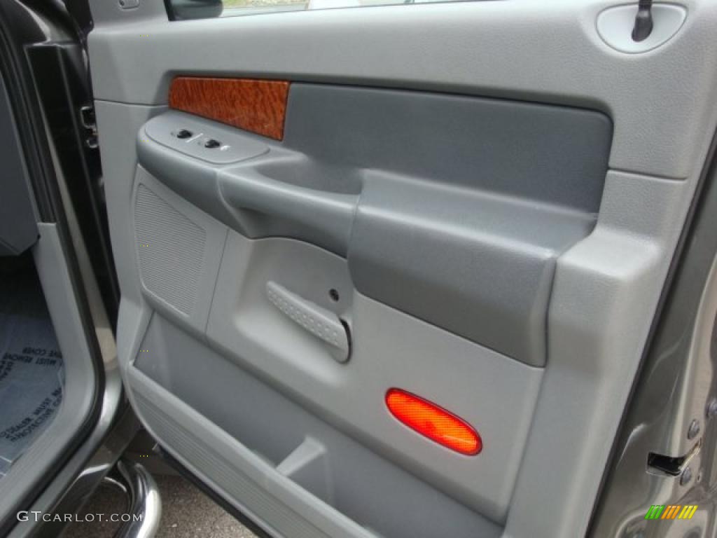 2006 Dodge Ram 1500 SLT Mega Cab 4x4 Medium Slate Gray Door Panel Photo #38975110