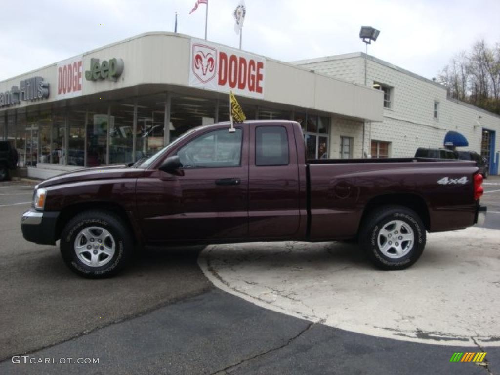 2005 Dakota SLT Club Cab 4x4 - Deep Molten Red Pearl / Medium Slate Gray photo #1