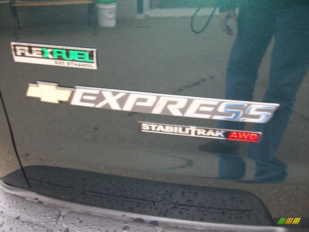 2011 Chevrolet Express LT 1500 Passenger Van Marks and Logos Photos