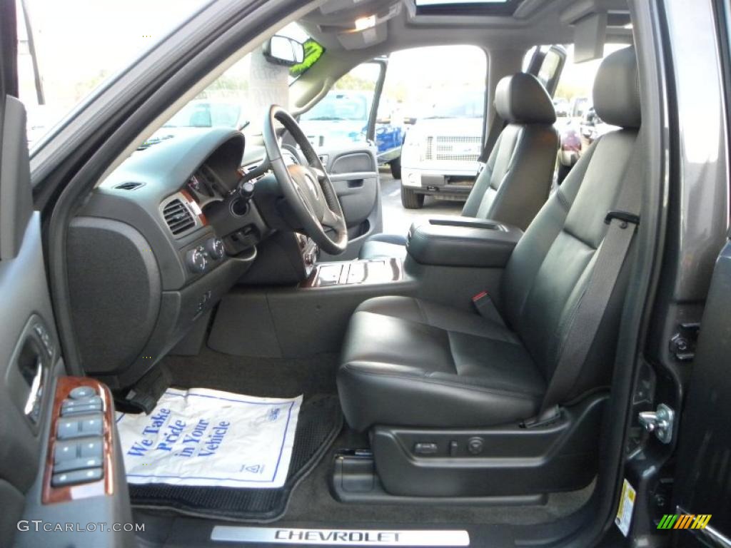 Ebony Interior 2010 Chevrolet Avalanche LTZ 4x4 Photo #38978189