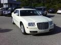 Cool Vanilla White - 300 Touring Photo No. 7