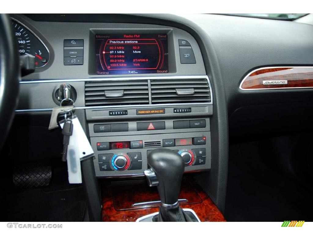 2006 Audi A6 3.2 quattro Sedan Controls Photo #38978847