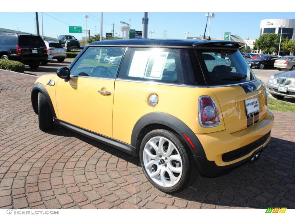 2007 Cooper S Hardtop - Mellow Yellow / Carbon Black/Black photo #3