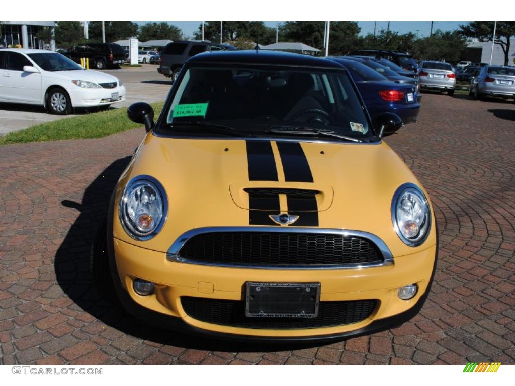 2007 Cooper S Hardtop - Mellow Yellow / Carbon Black/Black photo #8