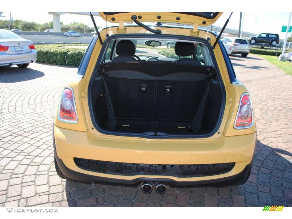 2007 Cooper S Hardtop - Mellow Yellow / Carbon Black/Black photo #11