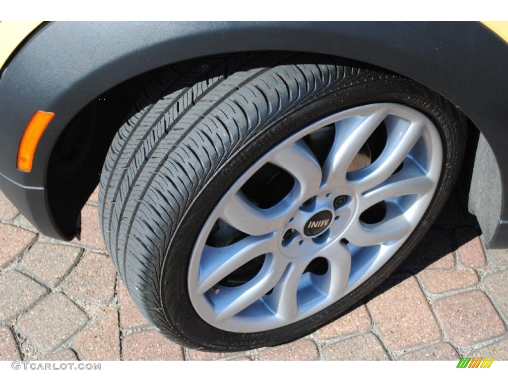 2007 Cooper S Hardtop - Mellow Yellow / Carbon Black/Black photo #18