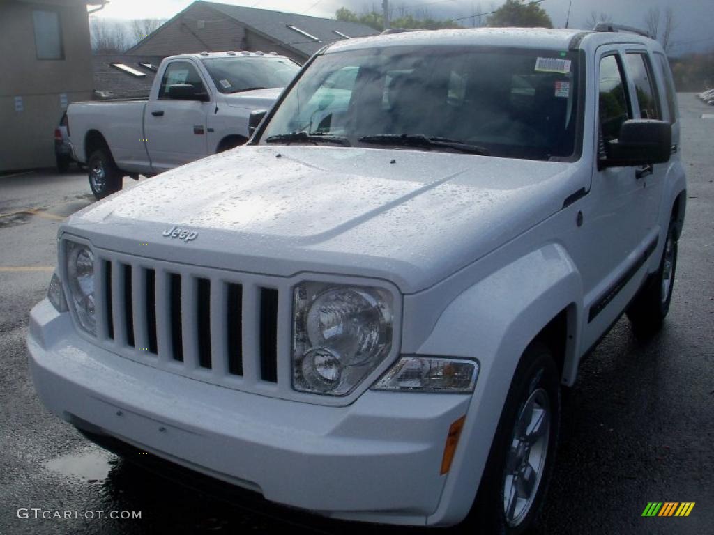 2011 Liberty Sport 4x4 - Bright White / Dark Slate Gray photo #1