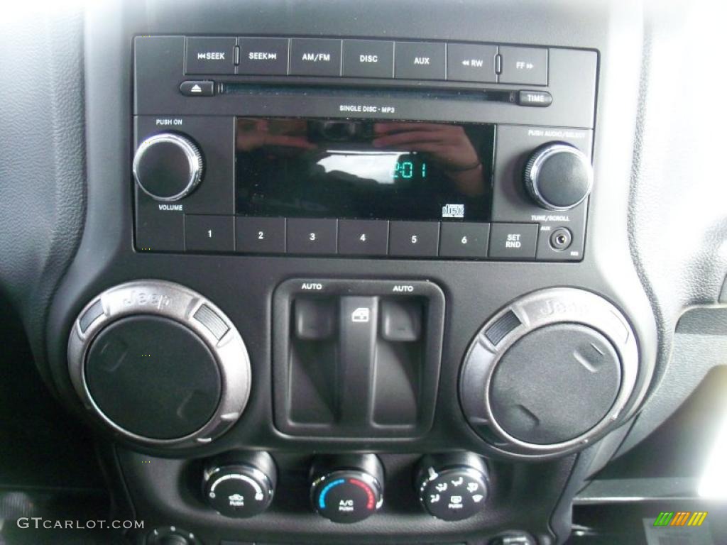2011 Wrangler Sport S 4x4 - Black / Black photo #4