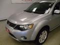 2009 Cool Silver Metallic Mitsubishi Outlander SE  photo #5