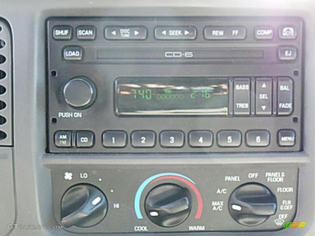2003 Ford F150 XLT SuperCab Controls Photo #38990129