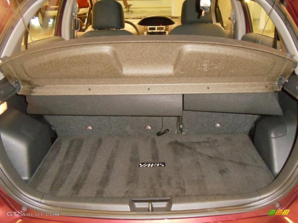 2009 Toyota Yaris 5 Door Liftback Trunk Photo #38990273