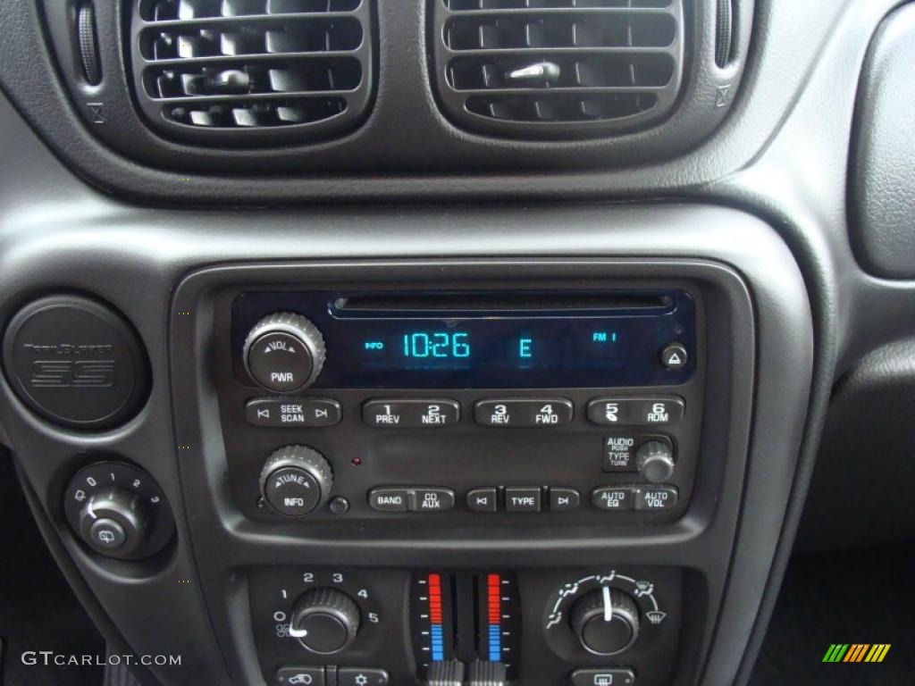 2008 Chevrolet TrailBlazer SS 4x4 Controls Photo #38991809