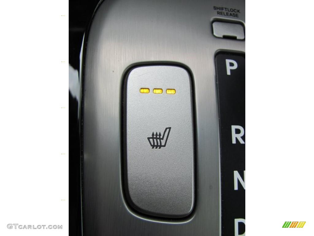 2009 Genesis 3.8 Sedan - Platinum Metallic / Beige photo #6