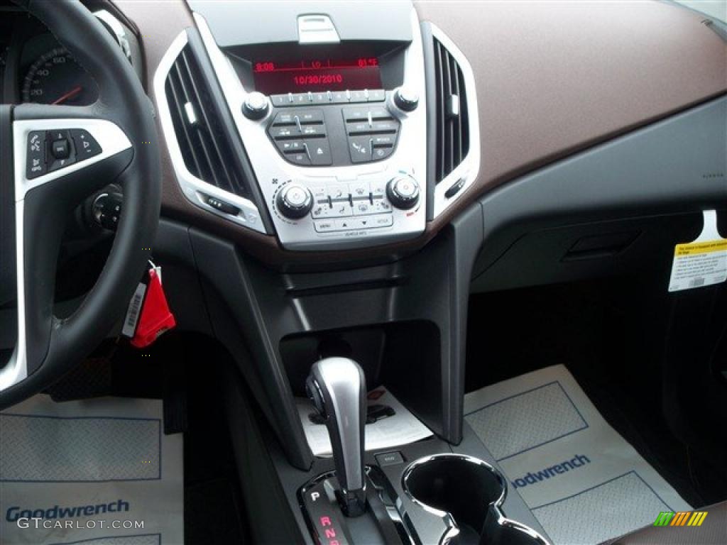 2011 GMC Terrain SLT Controls Photo #38995010