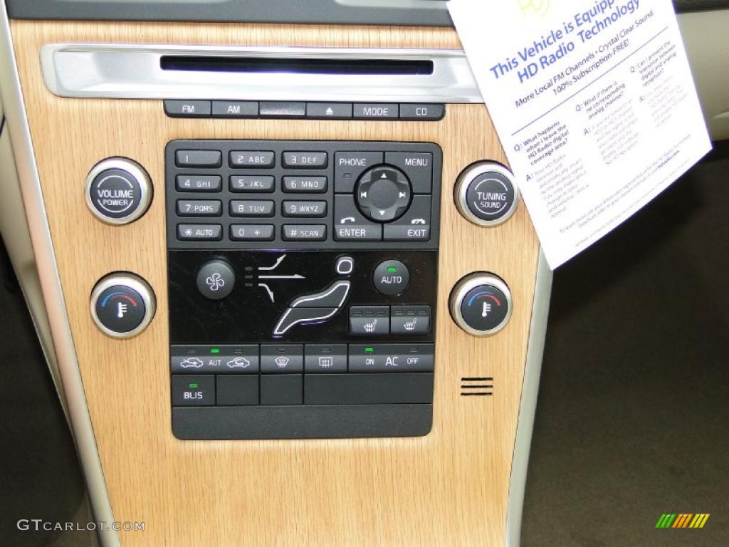 2011 Volvo XC60 3.2 Controls Photo #38996078