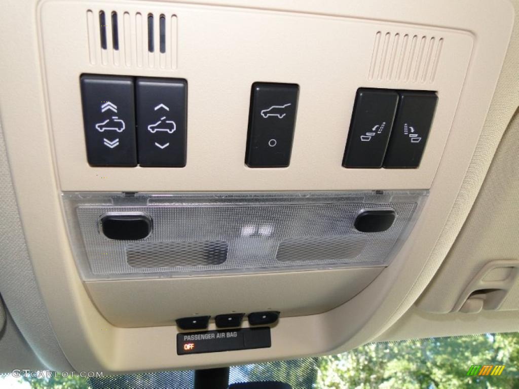 2007 Cadillac Escalade ESV AWD Controls Photo #38996586