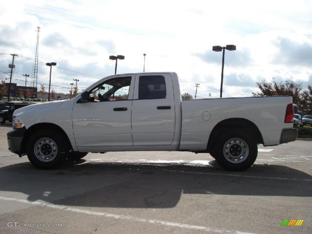 2011 Ram 1500 ST Quad Cab - Bright White / Dark Slate Gray/Medium Graystone photo #6