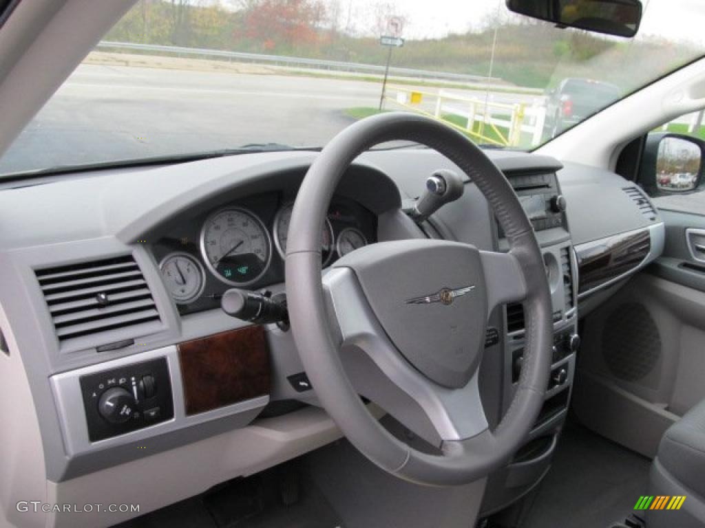 2010 Chrysler Town & Country Touring Medium Slate Gray/Light Shale Steering Wheel Photo #38999472