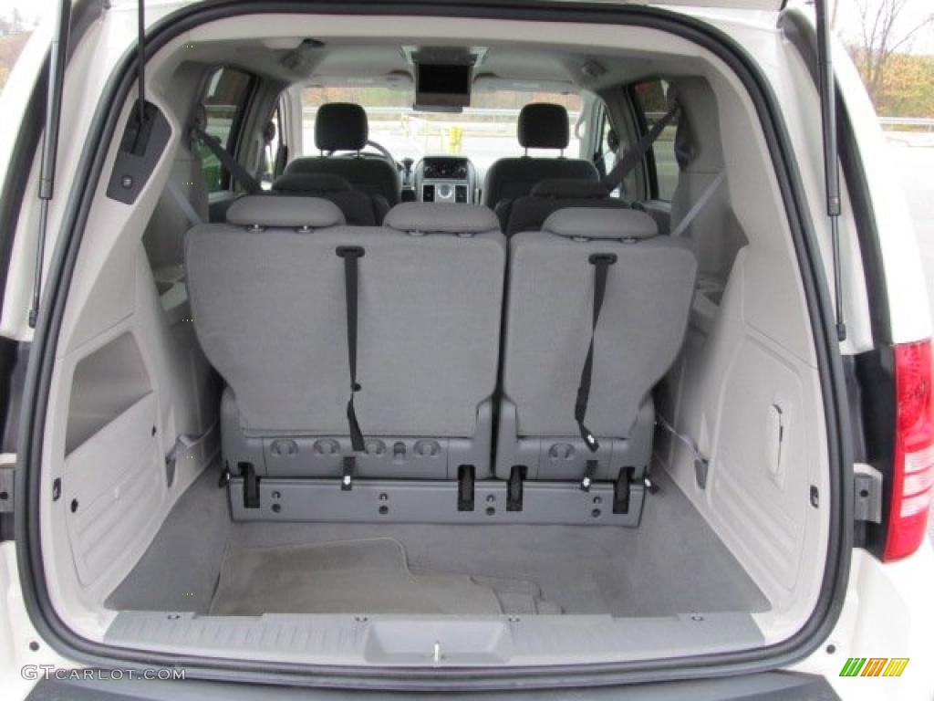 2010 Chrysler Town & Country Touring Trunk Photo #38999582