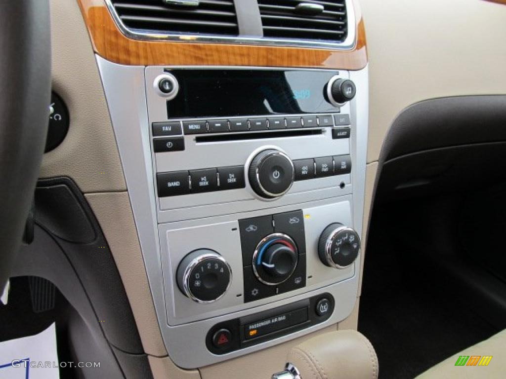 2010 Chevrolet Malibu LT Sedan Controls Photo #39000390