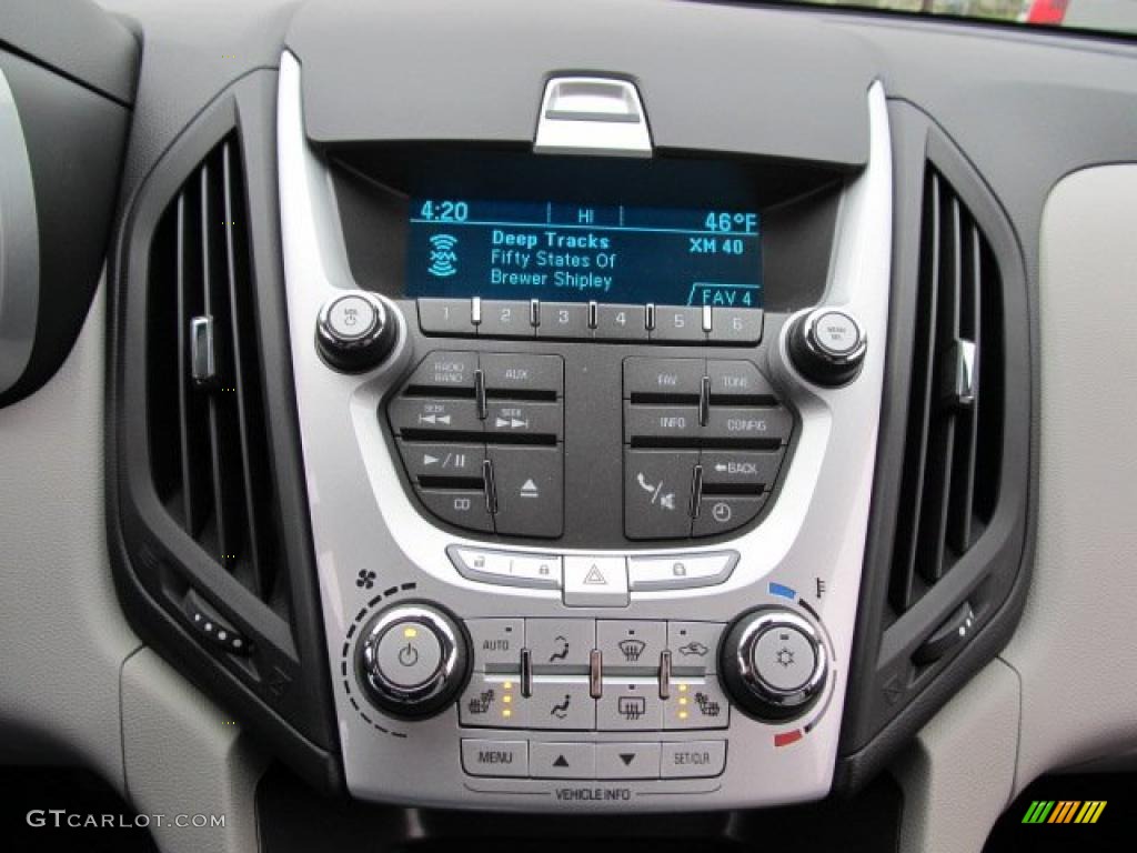 2010 Chevrolet Equinox LTZ AWD Controls Photo #39001654