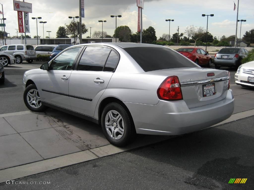 2005 Malibu Sedan - Galaxy Silver Metallic / Gray photo #3