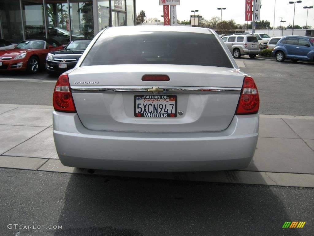 2005 Malibu Sedan - Galaxy Silver Metallic / Gray photo #4