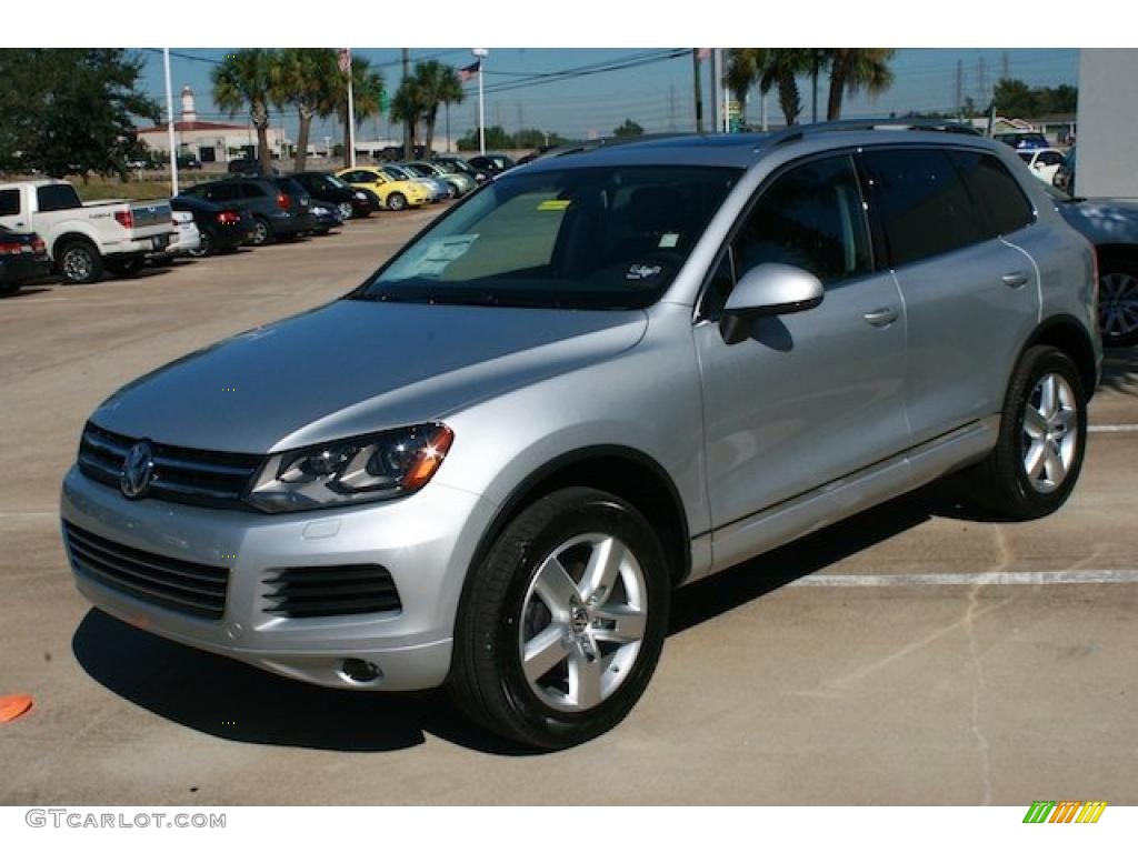 Cool Silver Metallic 2011 Volkswagen Touareg VR6 FSI Lux 4XMotion Exterior Photo #39003850